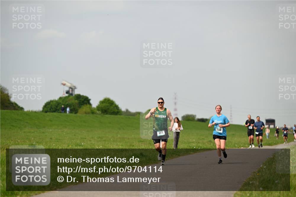 10.05.2026 - 8. Wedeler Halbmarathon Dr. Thomas Lammeyer http://msf.ph/oto/9704114 10.05.2026 11:51:13 Laufen 441, 159 meine-sportfotos.de