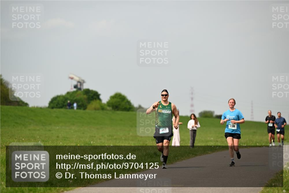10.05.2026 - 8. Wedeler Halbmarathon Dr. Thomas Lammeyer http://msf.ph/oto/9704125 10.05.2026 11:51:13 Laufen 441, 2018, 159 meine-sportfotos.de