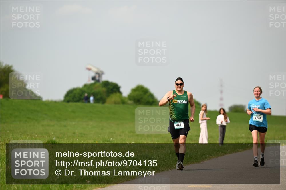 10.05.2026 - 8. Wedeler Halbmarathon Dr. Thomas Lammeyer http://msf.ph/oto/9704135 10.05.2026 11:51:14 Laufen 441, 159 meine-sportfotos.de