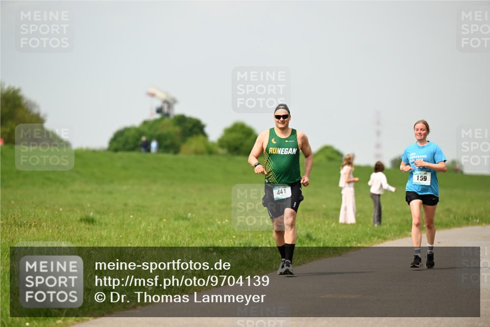 10.05.2026 - 8. Wedeler Halbmarathon Dr. Thomas Lammeyer http://msf.ph/oto/9704139 10.05.2026 11:51:14 Laufen 441, 2018, 159 meine-sportfotos.de