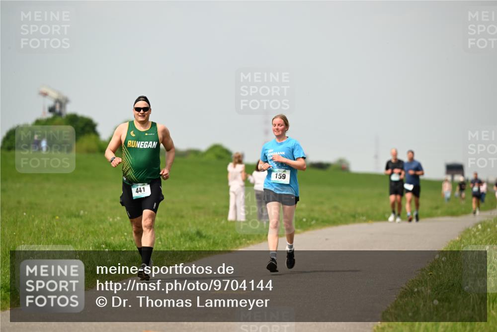 10.05.2026 - 8. Wedeler Halbmarathon Dr. Thomas Lammeyer http://msf.ph/oto/9704144 10.05.2026 11:51:15 Laufen 441, 159 meine-sportfotos.de