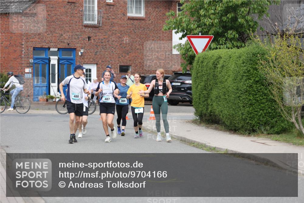 10.05.2026 - 8. Wedeler Halbmarathon Andreas Tolksdorf http://msf.ph/oto/9704166 10.05.2026 10:34:22 Laufen 488, 487, 304 meine-sportfotos.de