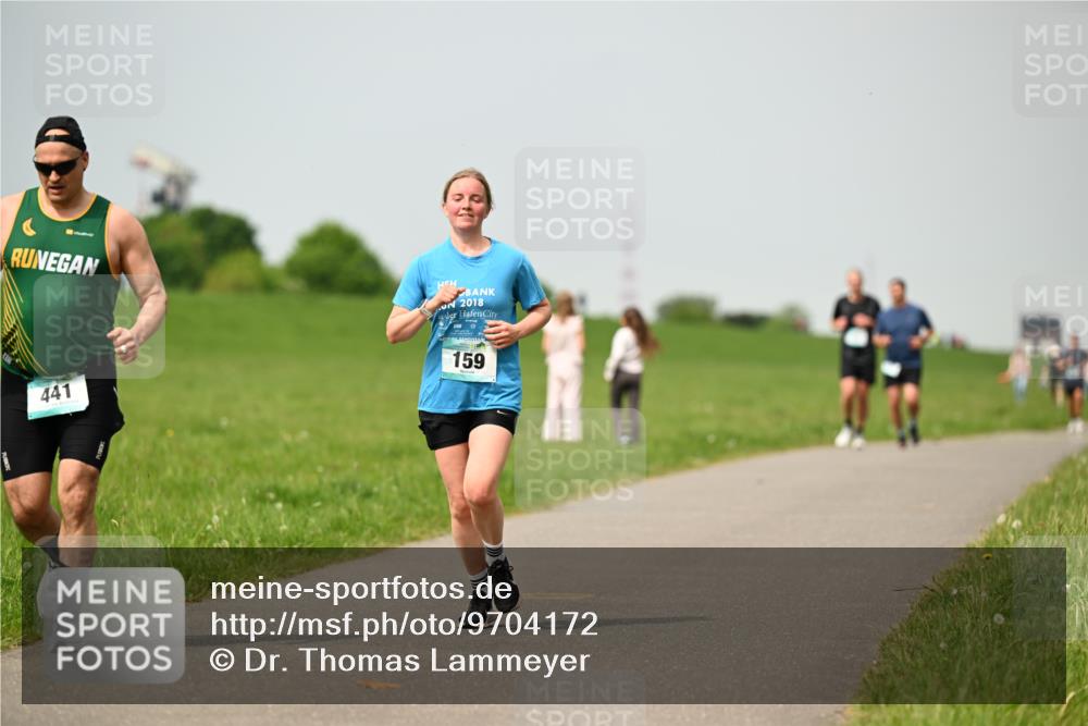 10.05.2026 - 8. Wedeler Halbmarathon Dr. Thomas Lammeyer http://msf.ph/oto/9704172 10.05.2026 11:51:18 Laufen 441, 2018, 159 meine-sportfotos.de