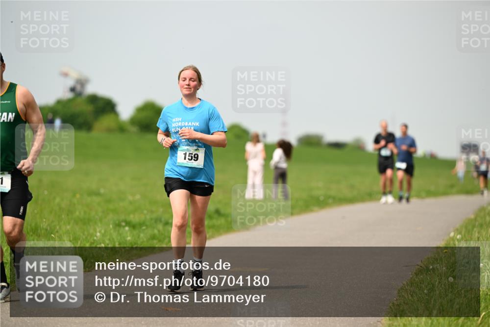 10.05.2026 - 8. Wedeler Halbmarathon Dr. Thomas Lammeyer http://msf.ph/oto/9704180 10.05.2026 11:51:18 Laufen 159 meine-sportfotos.de