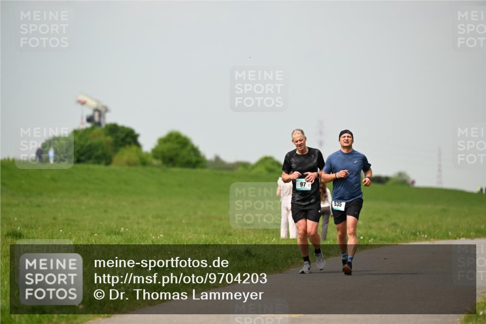 10.05.2026 - 8. Wedeler Halbmarathon Dr. Thomas Lammeyer http://msf.ph/oto/9704203 10.05.2026 11:51:26 Laufen 535 meine-sportfotos.de