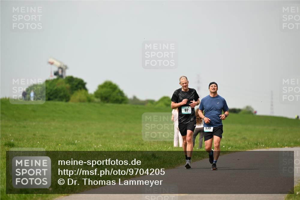 10.05.2026 - 8. Wedeler Halbmarathon Dr. Thomas Lammeyer http://msf.ph/oto/9704205 10.05.2026 11:51:26 Laufen 535 meine-sportfotos.de