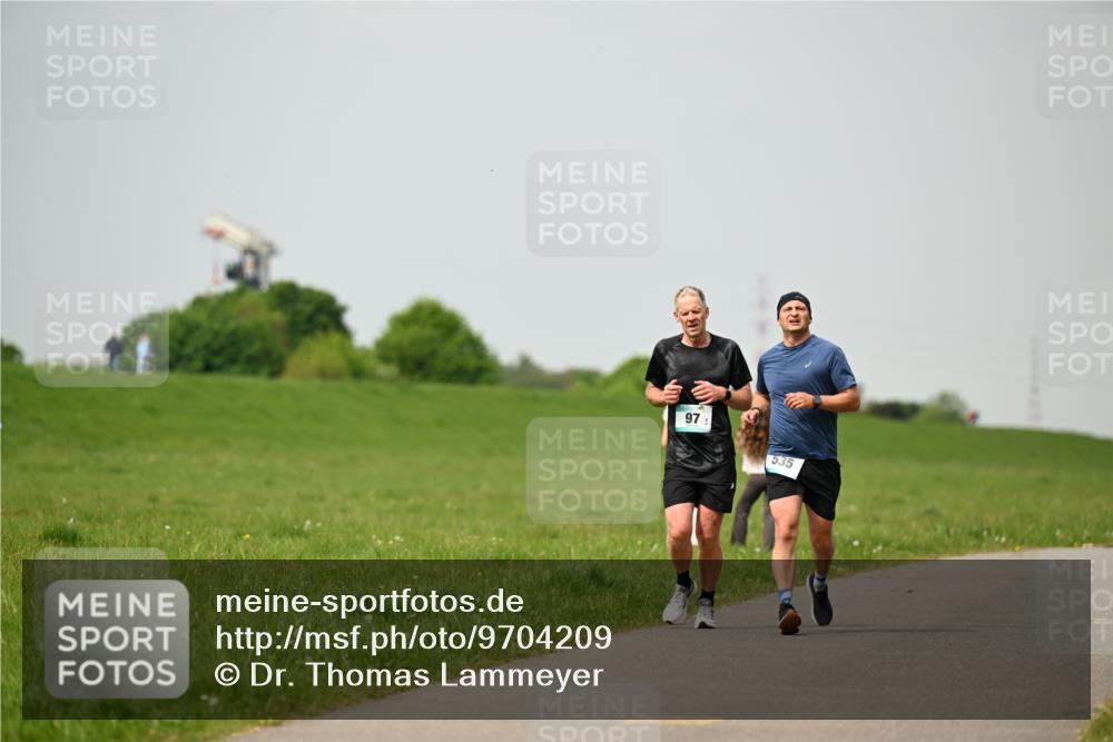 10.05.2026 - 8. Wedeler Halbmarathon Dr. Thomas Lammeyer http://msf.ph/oto/9704209 10.05.2026 11:51:27 Laufen 535 meine-sportfotos.de
