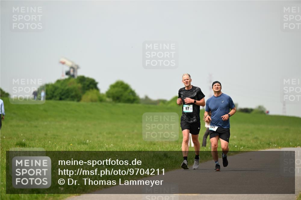 10.05.2026 - 8. Wedeler Halbmarathon Dr. Thomas Lammeyer http://msf.ph/oto/9704211 10.05.2026 11:51:27 Laufen 535 meine-sportfotos.de