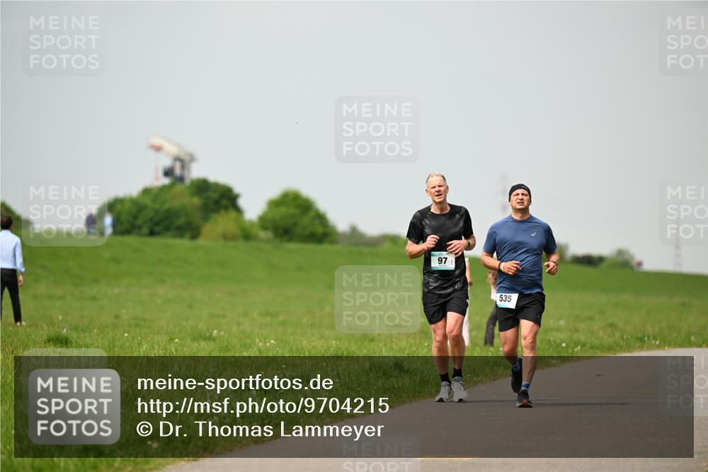 10.05.2026 - 8. Wedeler Halbmarathon Dr. Thomas Lammeyer http://msf.ph/oto/9704215 10.05.2026 11:51:27 Laufen 535 meine-sportfotos.de