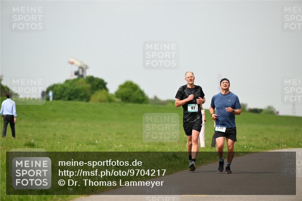 10.05.2026 - 8. Wedeler Halbmarathon Dr. Thomas Lammeyer http://msf.ph/oto/9704217 10.05.2026 11:51:27 Laufen 535 meine-sportfotos.de