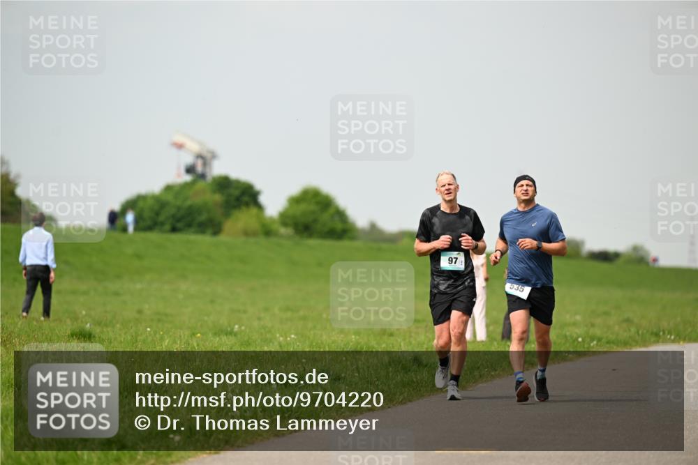 10.05.2026 - 8. Wedeler Halbmarathon Dr. Thomas Lammeyer http://msf.ph/oto/9704220 10.05.2026 11:51:27 Laufen 535 meine-sportfotos.de