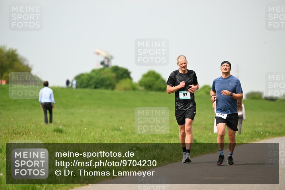 10.05.2026 - 8. Wedeler Halbmarathon Dr. Thomas Lammeyer http://msf.ph/oto/9704230 10.05.2026 11:51:29 Laufen  meine-sportfotos.de