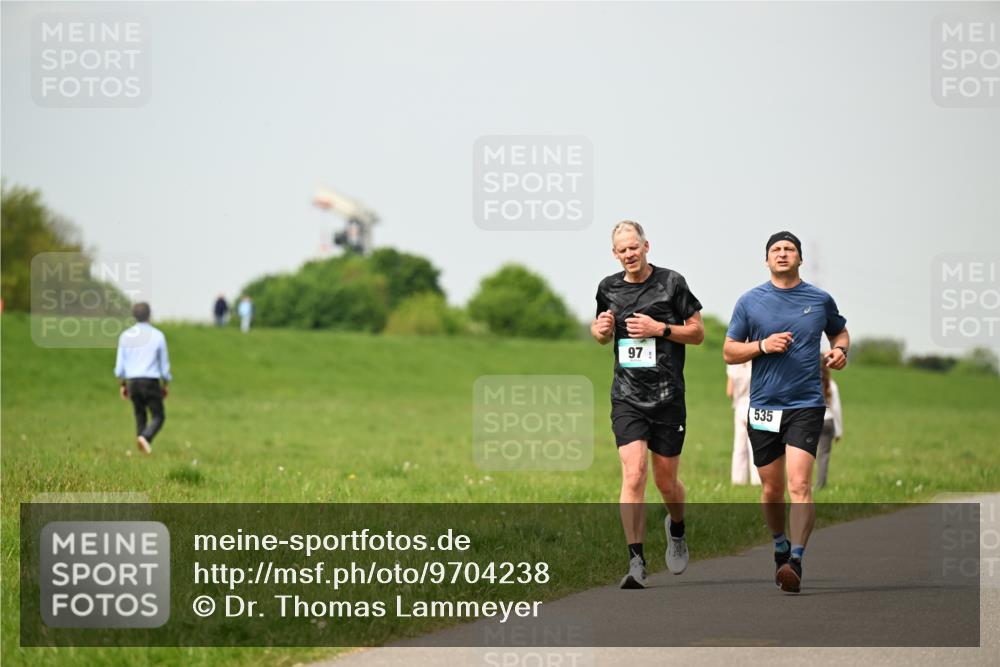 10.05.2026 - 8. Wedeler Halbmarathon Dr. Thomas Lammeyer http://msf.ph/oto/9704238 10.05.2026 11:51:28 Laufen 535 meine-sportfotos.de