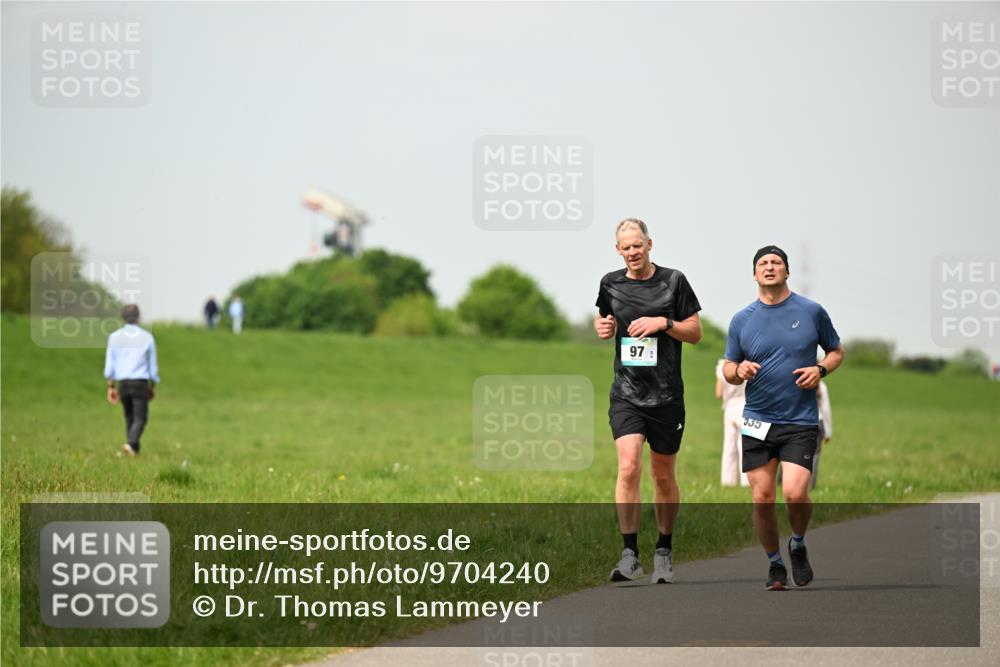 10.05.2026 - 8. Wedeler Halbmarathon Dr. Thomas Lammeyer http://msf.ph/oto/9704240 10.05.2026 11:51:28 Laufen 535 meine-sportfotos.de