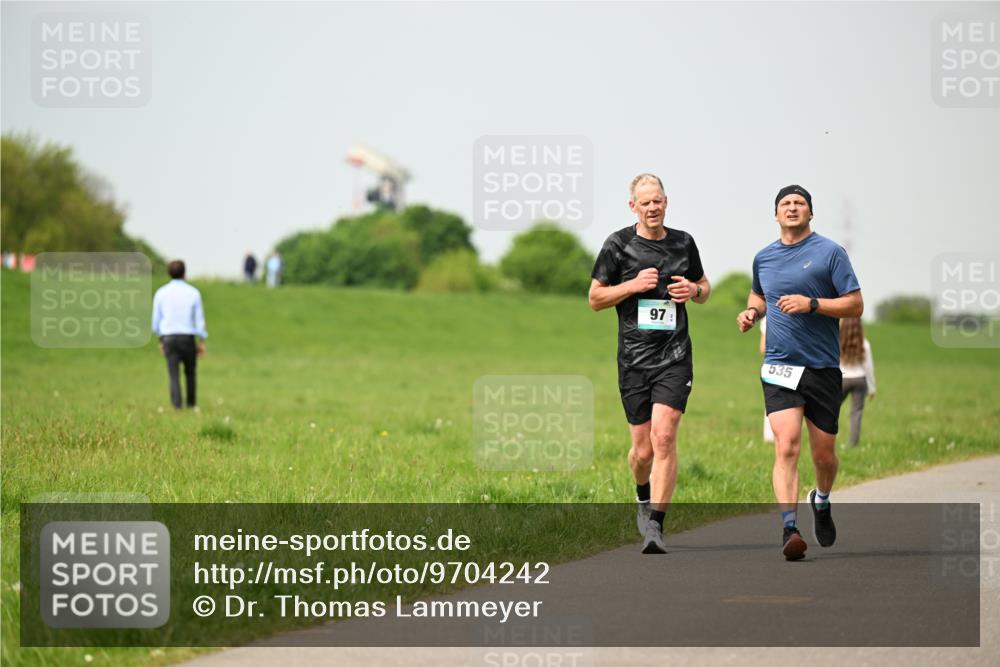 10.05.2026 - 8. Wedeler Halbmarathon Dr. Thomas Lammeyer http://msf.ph/oto/9704242 10.05.2026 11:51:29 Laufen 535 meine-sportfotos.de