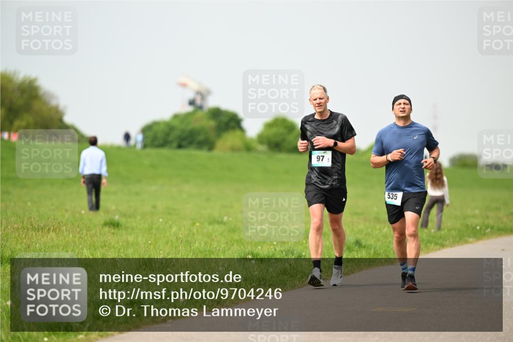 10.05.2026 - 8. Wedeler Halbmarathon Dr. Thomas Lammeyer http://msf.ph/oto/9704246 10.05.2026 11:51:29 Laufen 535 meine-sportfotos.de