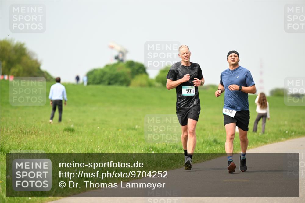 10.05.2026 - 8. Wedeler Halbmarathon Dr. Thomas Lammeyer http://msf.ph/oto/9704252 10.05.2026 11:51:29 Laufen 535 meine-sportfotos.de