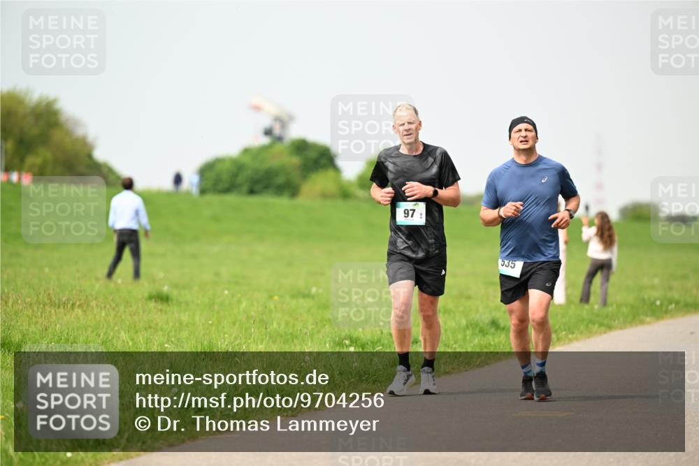 10.05.2026 - 8. Wedeler Halbmarathon Dr. Thomas Lammeyer http://msf.ph/oto/9704256 10.05.2026 11:51:30 Laufen 535 meine-sportfotos.de
