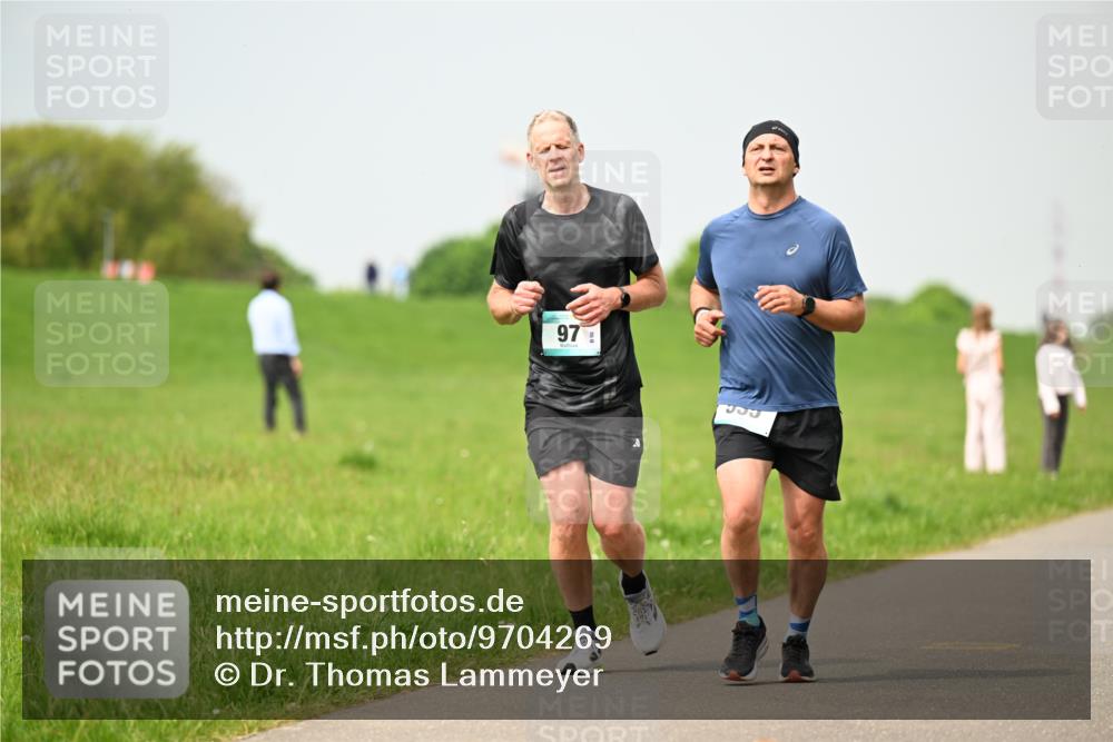 10.05.2026 - 8. Wedeler Halbmarathon Dr. Thomas Lammeyer http://msf.ph/oto/9704269 10.05.2026 11:51:31 Laufen  meine-sportfotos.de