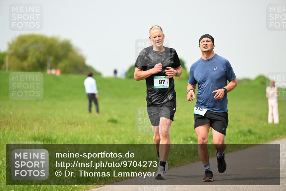 10.05.2026 - 8. Wedeler Halbmarathon Dr. Thomas Lammeyer http://msf.ph/oto/9704273 10.05.2026 11:51:32 Laufen 339 meine-sportfotos.de