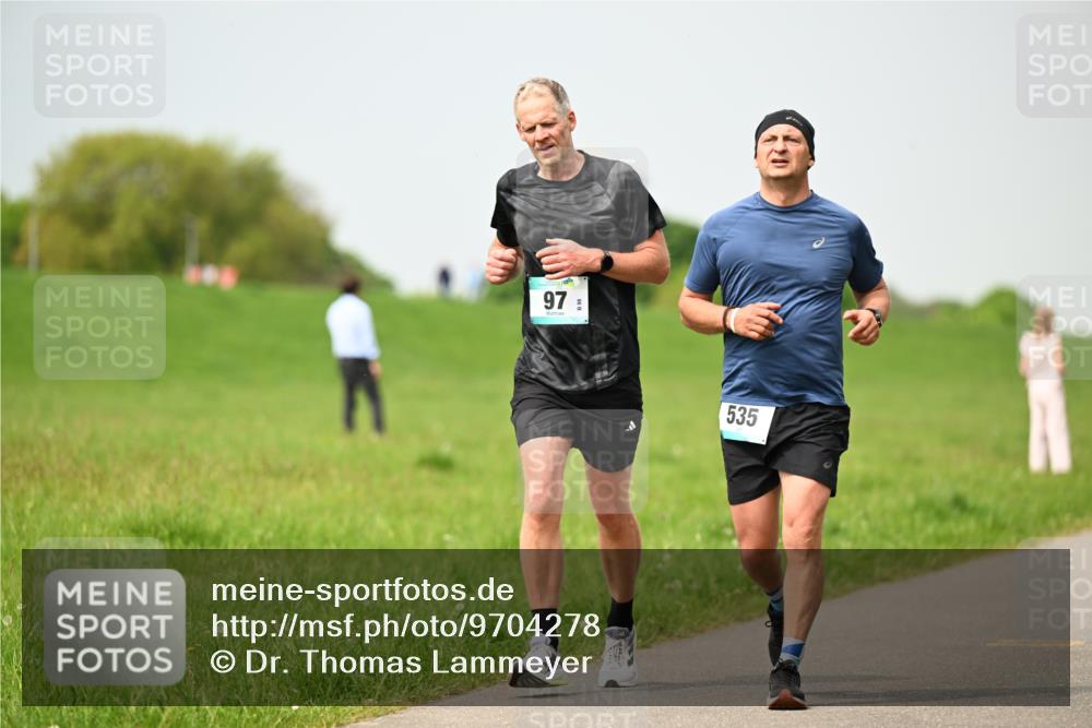 10.05.2026 - 8. Wedeler Halbmarathon Dr. Thomas Lammeyer http://msf.ph/oto/9704278 10.05.2026 11:51:32 Laufen 535 meine-sportfotos.de
