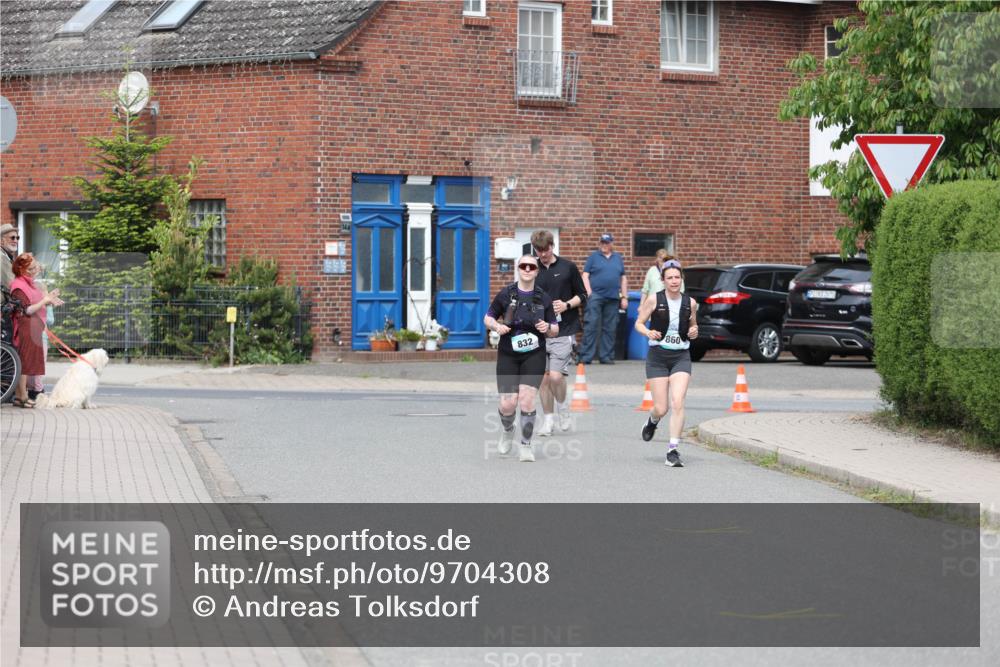 10.05.2026 - 8. Wedeler Halbmarathon Andreas Tolksdorf http://msf.ph/oto/9704308 10.05.2026 10:35:21 Laufen 832, 860 meine-sportfotos.de