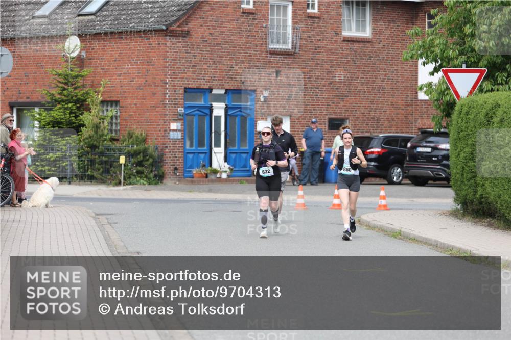 10.05.2026 - 8. Wedeler Halbmarathon Andreas Tolksdorf http://msf.ph/oto/9704313 10.05.2026 10:35:21 Laufen 832, 860 meine-sportfotos.de