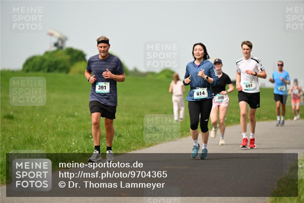 10.05.2026 - 8. Wedeler Halbmarathon Dr. Thomas Lammeyer http://msf.ph/oto/9704365 10.05.2026 11:51:44 Laufen 391, 614, 395, 691 meine-sportfotos.de
