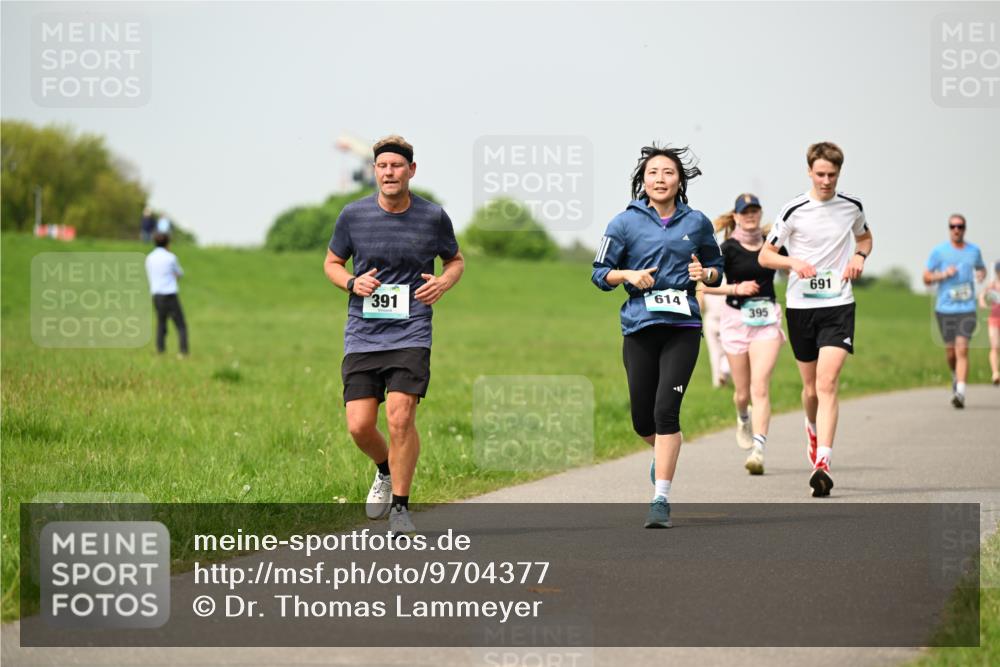 10.05.2026 - 8. Wedeler Halbmarathon Dr. Thomas Lammeyer http://msf.ph/oto/9704377 10.05.2026 11:51:45 Laufen 691, 391, 614, 395 meine-sportfotos.de