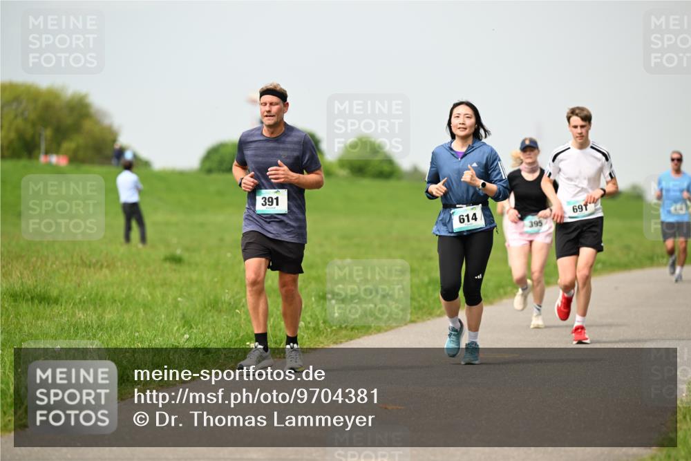 10.05.2026 - 8. Wedeler Halbmarathon Dr. Thomas Lammeyer http://msf.ph/oto/9704381 10.05.2026 11:51:46 Laufen 391, 614, 395, 691 meine-sportfotos.de