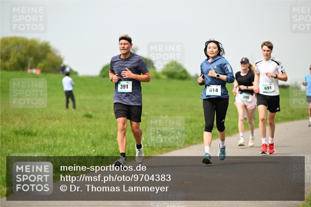 10.05.2026 - 8. Wedeler Halbmarathon Dr. Thomas Lammeyer http://msf.ph/oto/9704383 10.05.2026 11:51:46 Laufen 391, 614, 395, 691 meine-sportfotos.de