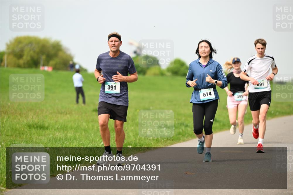 10.05.2026 - 8. Wedeler Halbmarathon Dr. Thomas Lammeyer http://msf.ph/oto/9704391 10.05.2026 11:51:46 Laufen 391, 614, 395, 691 meine-sportfotos.de