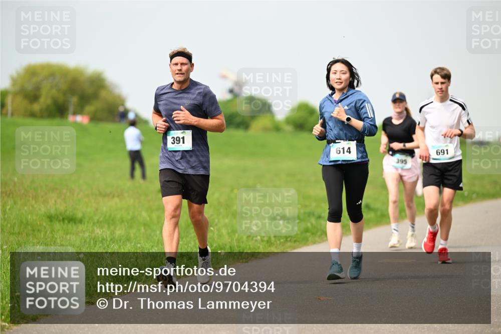 10.05.2026 - 8. Wedeler Halbmarathon Dr. Thomas Lammeyer http://msf.ph/oto/9704394 10.05.2026 11:51:46 Laufen 391, 614, 395, 691 meine-sportfotos.de