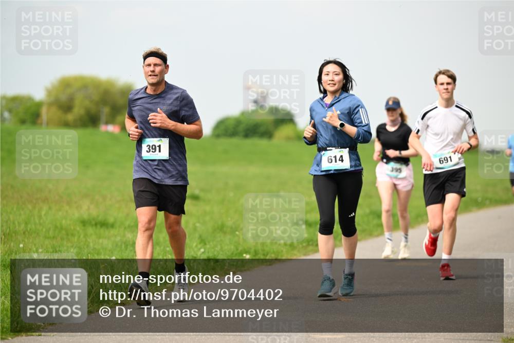 10.05.2026 - 8. Wedeler Halbmarathon Dr. Thomas Lammeyer http://msf.ph/oto/9704402 10.05.2026 11:51:47 Laufen 391, 614, 395, 691 meine-sportfotos.de