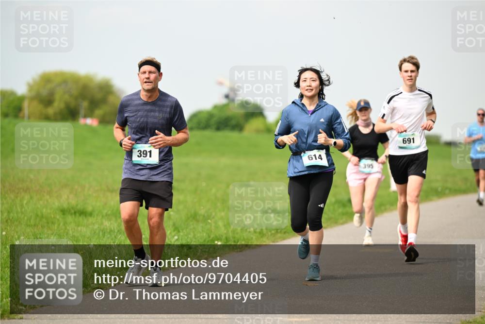 10.05.2026 - 8. Wedeler Halbmarathon Dr. Thomas Lammeyer http://msf.ph/oto/9704405 10.05.2026 11:51:47 Laufen 391, 614, 395, 691 meine-sportfotos.de