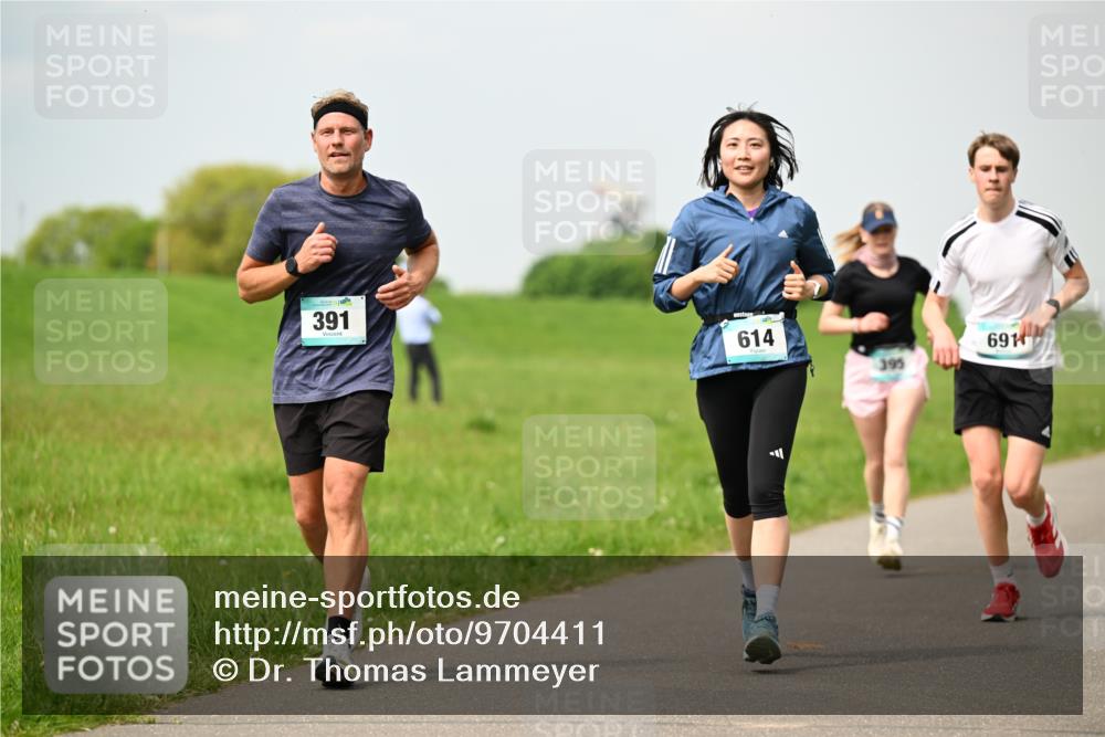 10.05.2026 - 8. Wedeler Halbmarathon Dr. Thomas Lammeyer http://msf.ph/oto/9704411 10.05.2026 11:51:47 Laufen 391, 614, 395, 691 meine-sportfotos.de