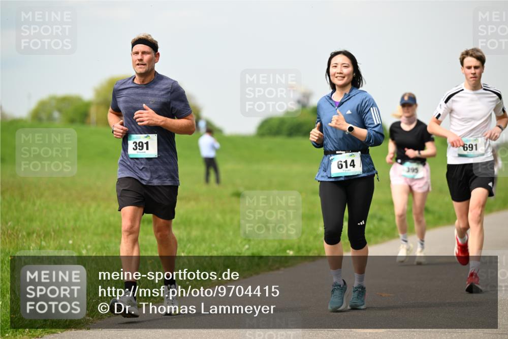 10.05.2026 - 8. Wedeler Halbmarathon Dr. Thomas Lammeyer http://msf.ph/oto/9704415 10.05.2026 11:51:48 Laufen 391, 614, 395, 691 meine-sportfotos.de