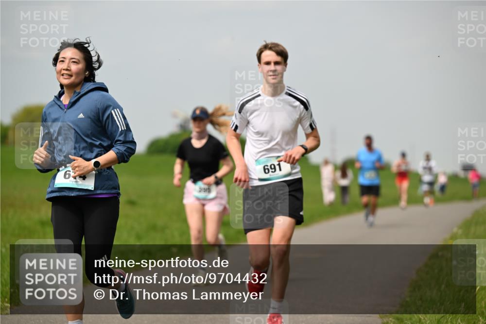 10.05.2026 - 8. Wedeler Halbmarathon Dr. Thomas Lammeyer http://msf.ph/oto/9704432 10.05.2026 11:51:49 Laufen 691 meine-sportfotos.de
