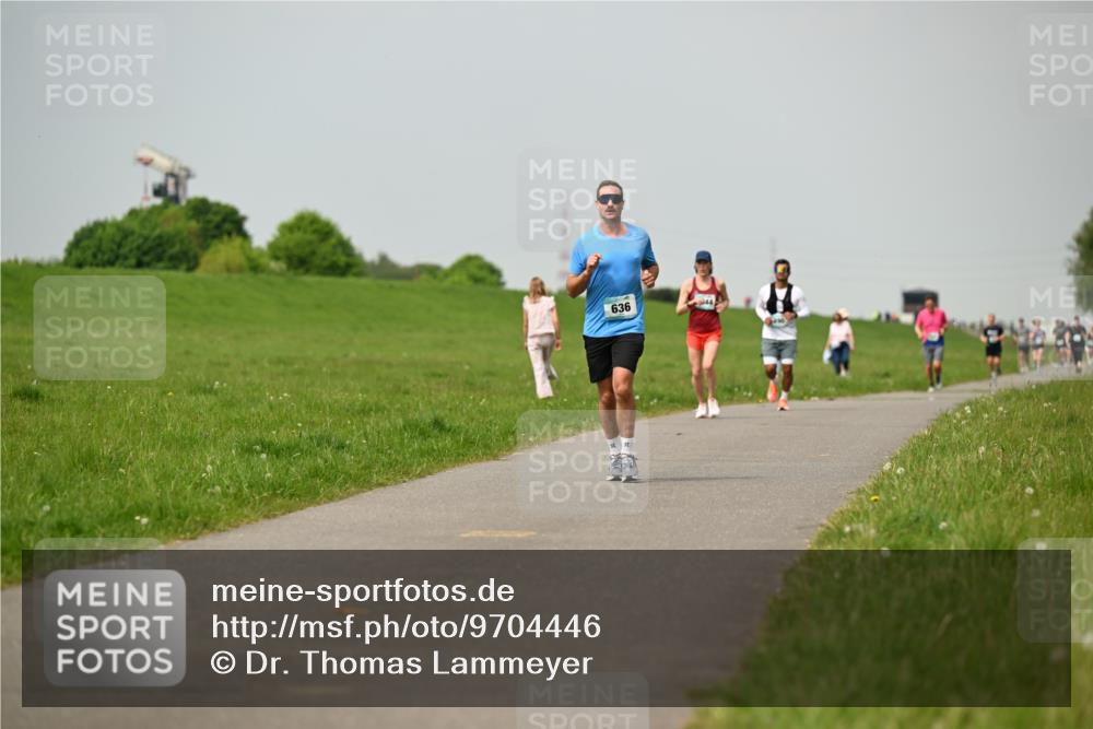 10.05.2026 - 8. Wedeler Halbmarathon Dr. Thomas Lammeyer http://msf.ph/oto/9704446 10.05.2026 11:51:51 Laufen 636 meine-sportfotos.de