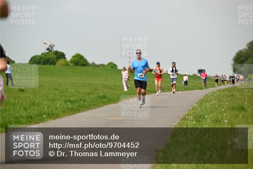10.05.2026 - 8. Wedeler Halbmarathon Dr. Thomas Lammeyer http://msf.ph/oto/9704452 10.05.2026 11:51:51 Laufen 636, 2044 meine-sportfotos.de