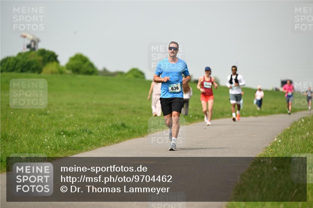 10.05.2026 - 8. Wedeler Halbmarathon Dr. Thomas Lammeyer http://msf.ph/oto/9704462 10.05.2026 11:51:52 Laufen 636 meine-sportfotos.de