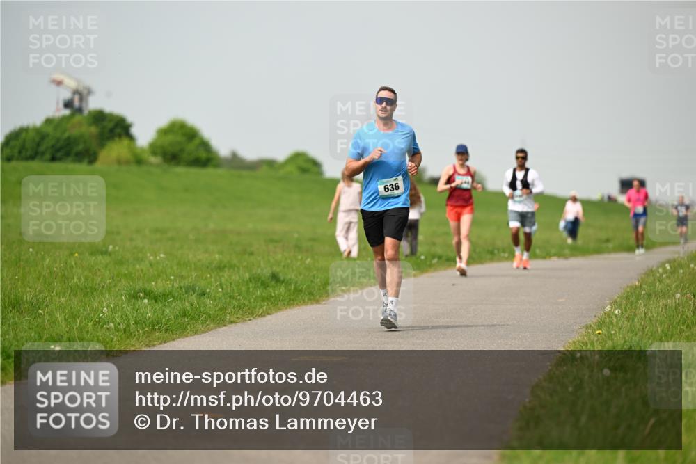 10.05.2026 - 8. Wedeler Halbmarathon Dr. Thomas Lammeyer http://msf.ph/oto/9704463 10.05.2026 11:51:52 Laufen 636 meine-sportfotos.de