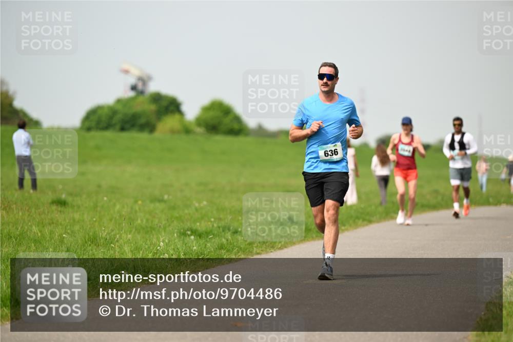 10.05.2026 - 8. Wedeler Halbmarathon Dr. Thomas Lammeyer http://msf.ph/oto/9704486 10.05.2026 11:51:54 Laufen 636 meine-sportfotos.de