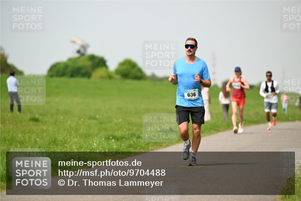 10.05.2026 - 8. Wedeler Halbmarathon Dr. Thomas Lammeyer http://msf.ph/oto/9704488 10.05.2026 11:51:54 Laufen 636 meine-sportfotos.de