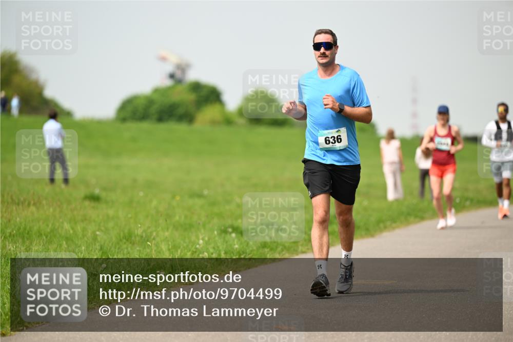 10.05.2026 - 8. Wedeler Halbmarathon Dr. Thomas Lammeyer http://msf.ph/oto/9704499 10.05.2026 11:51:55 Laufen 636 meine-sportfotos.de