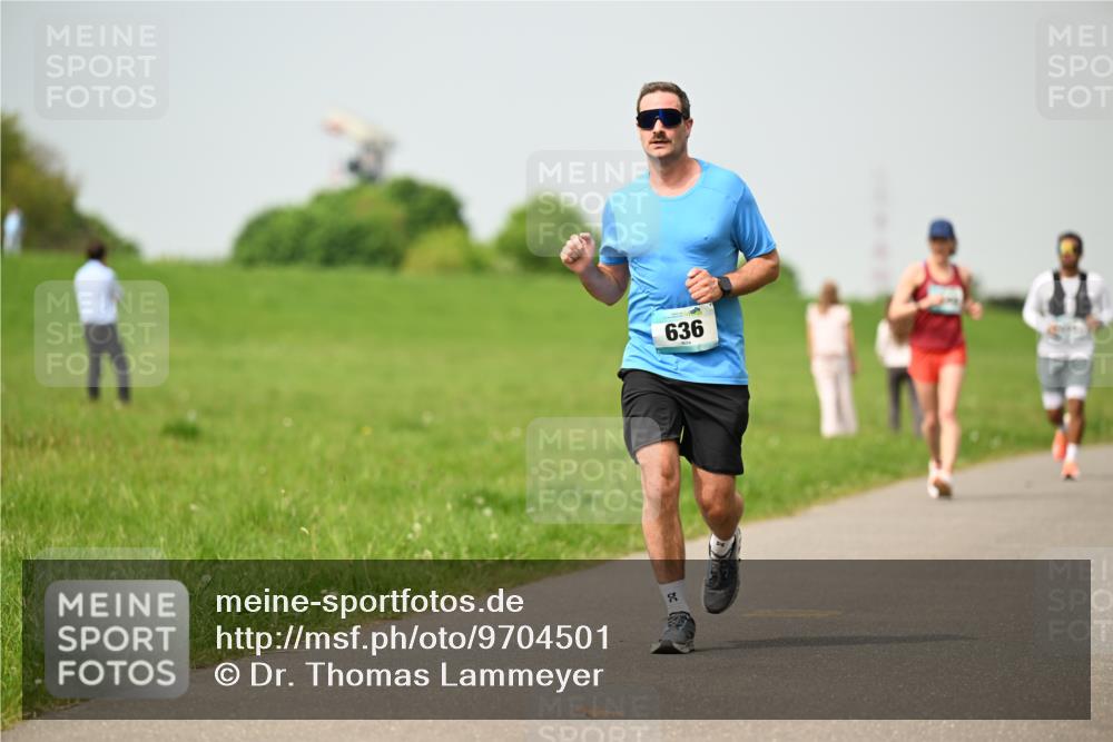 10.05.2026 - 8. Wedeler Halbmarathon Dr. Thomas Lammeyer http://msf.ph/oto/9704501 10.05.2026 11:51:55 Laufen 636 meine-sportfotos.de