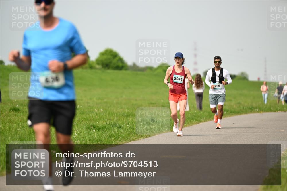 10.05.2026 - 8. Wedeler Halbmarathon Dr. Thomas Lammeyer http://msf.ph/oto/9704513 10.05.2026 11:51:57 Laufen 310, 2044, 490 meine-sportfotos.de