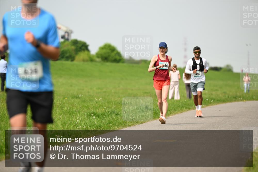 10.05.2026 - 8. Wedeler Halbmarathon Dr. Thomas Lammeyer http://msf.ph/oto/9704524 10.05.2026 11:51:58 Laufen 490 meine-sportfotos.de
