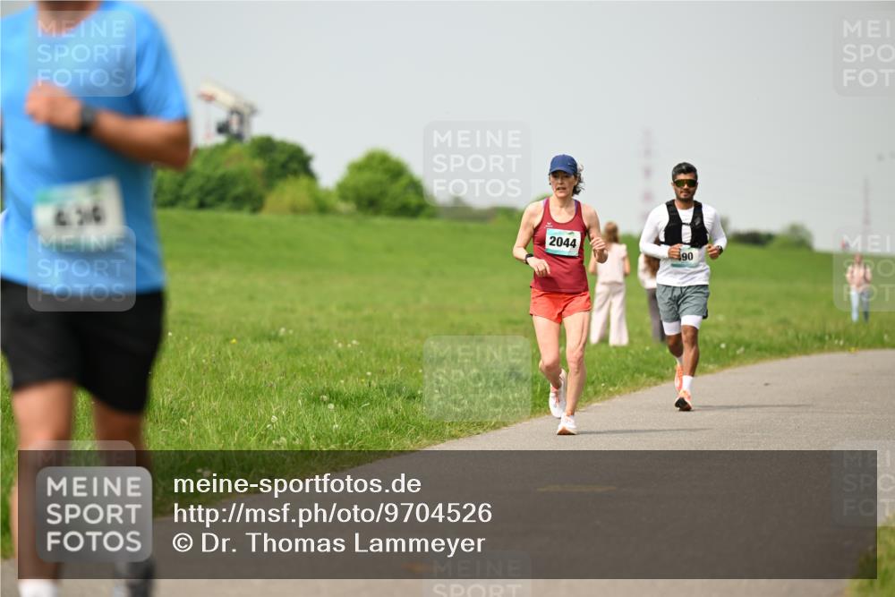 10.05.2026 - 8. Wedeler Halbmarathon Dr. Thomas Lammeyer http://msf.ph/oto/9704526 10.05.2026 11:51:58 Laufen 630, 2044 meine-sportfotos.de
