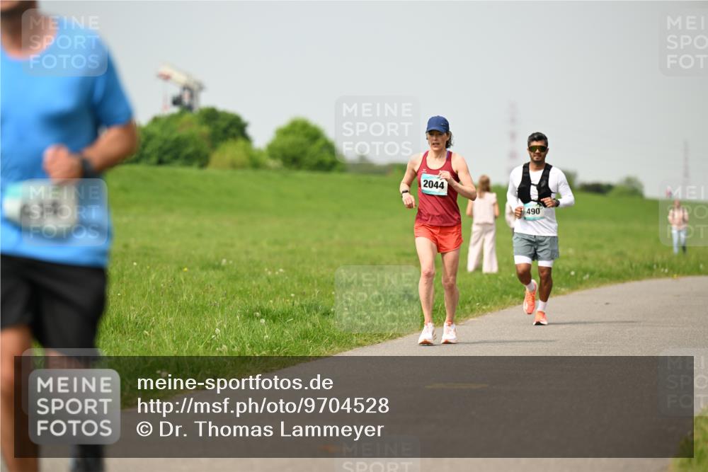10.05.2026 - 8. Wedeler Halbmarathon Dr. Thomas Lammeyer http://msf.ph/oto/9704528 10.05.2026 11:51:58 Laufen 2044, 490 meine-sportfotos.de